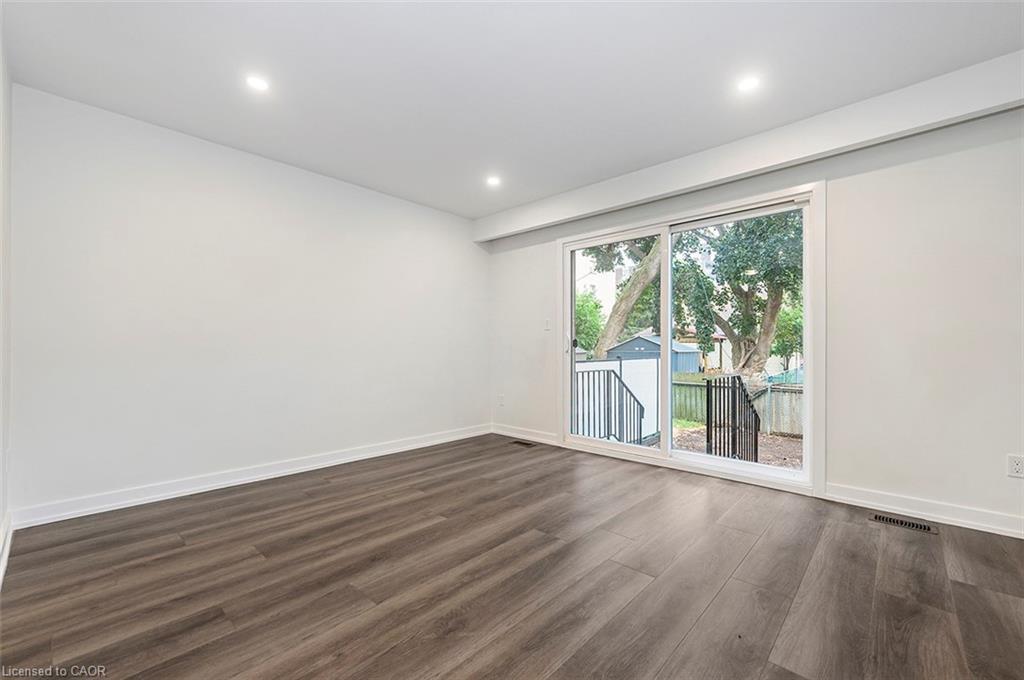 59 Woodman Drive, Hamilton, ON - Indoor Photo Showing Other Room