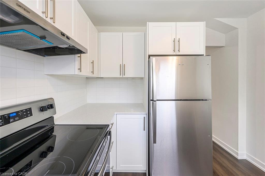 59 Woodman Drive, Hamilton, ON - Indoor Photo Showing Kitchen With Stainless Steel Kitchen