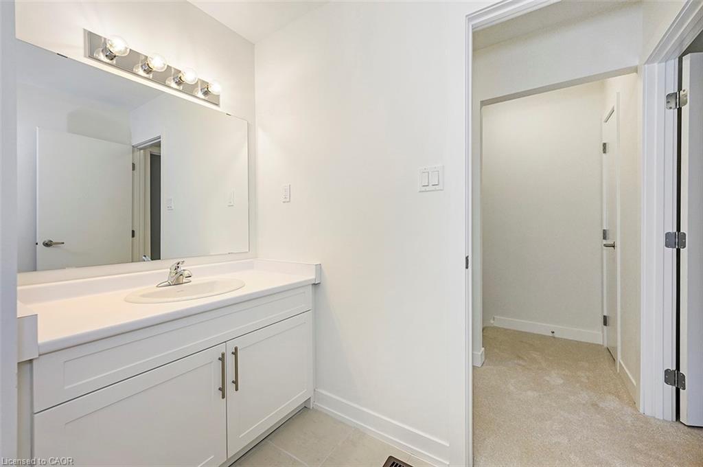 59 Woodman Drive, Hamilton, ON - Indoor Photo Showing Bathroom