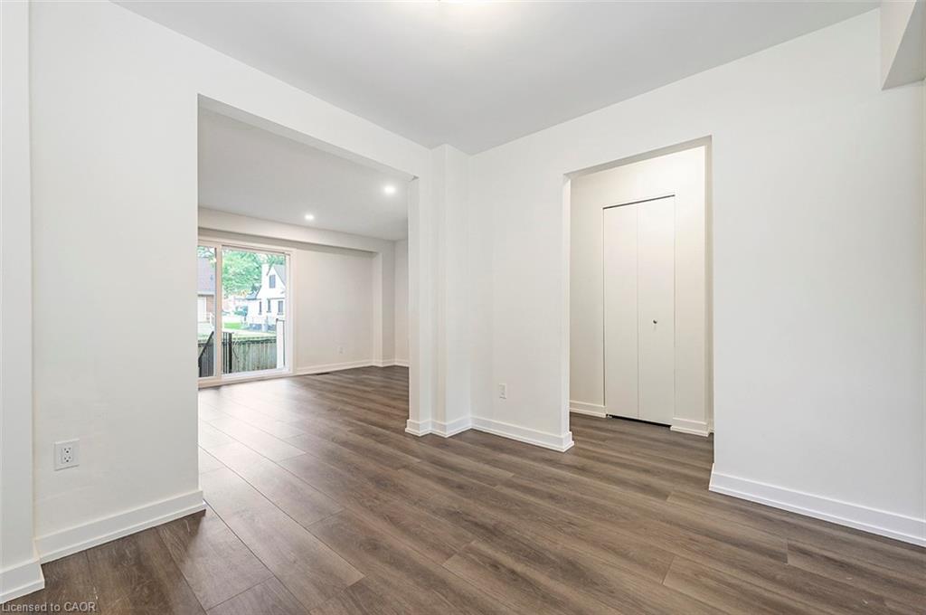 59 Woodman Drive, Hamilton, ON - Indoor Photo Showing Other Room