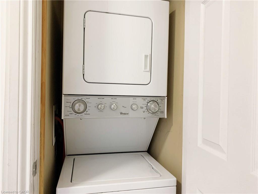 202-685 Myers Road, Cambridge, ON - Indoor Photo Showing Laundry Room
