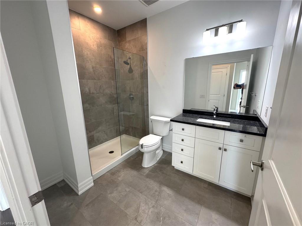 1003-1880 Gordon Street, Guelph, ON - Indoor Photo Showing Bathroom