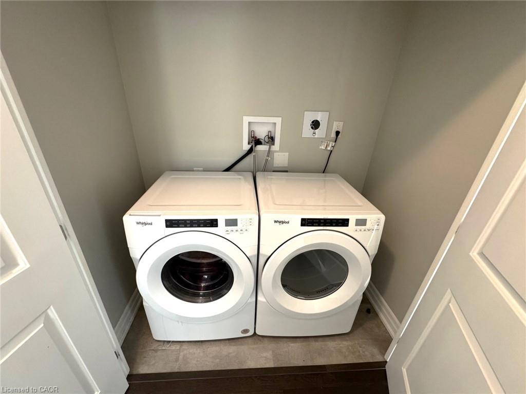 1003-1880 Gordon Street, Guelph, ON - Indoor Photo Showing Laundry Room