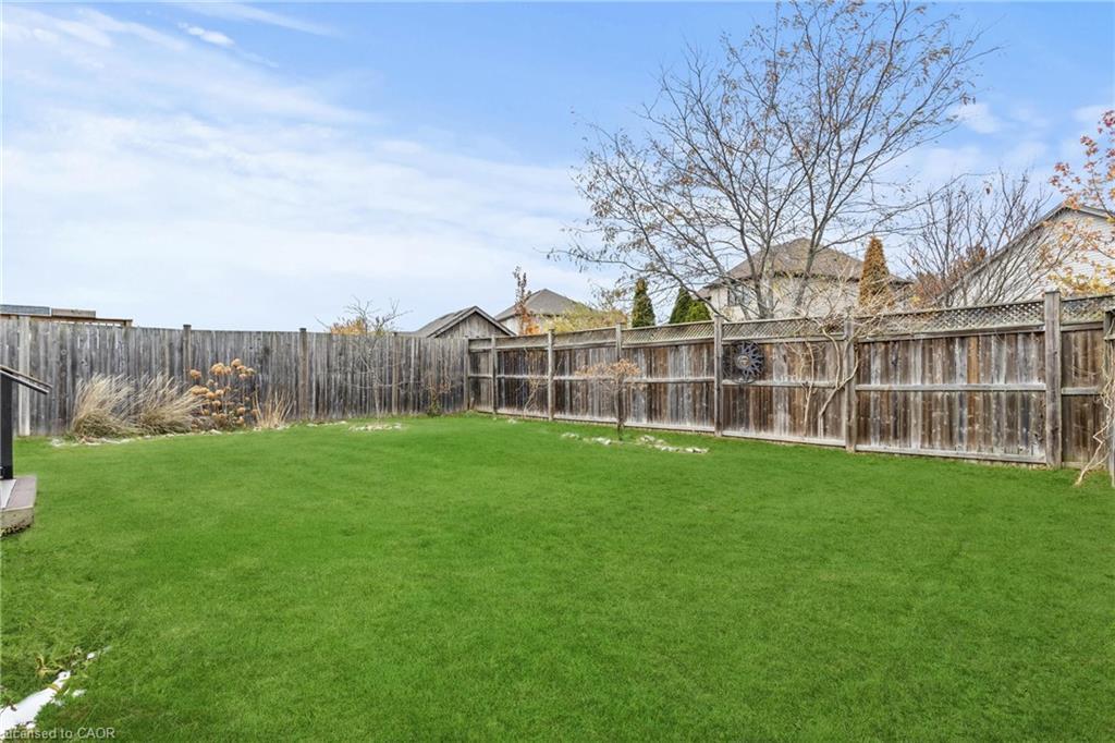 9147 Hendershot Boulevard, Niagara Falls, ON - Outdoor With Backyard