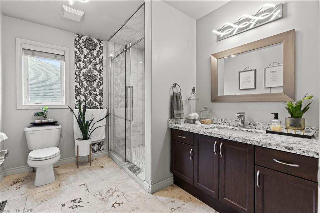 9147 Hendershot Boulevard, Niagara Falls, ON - Indoor Photo Showing Bathroom
