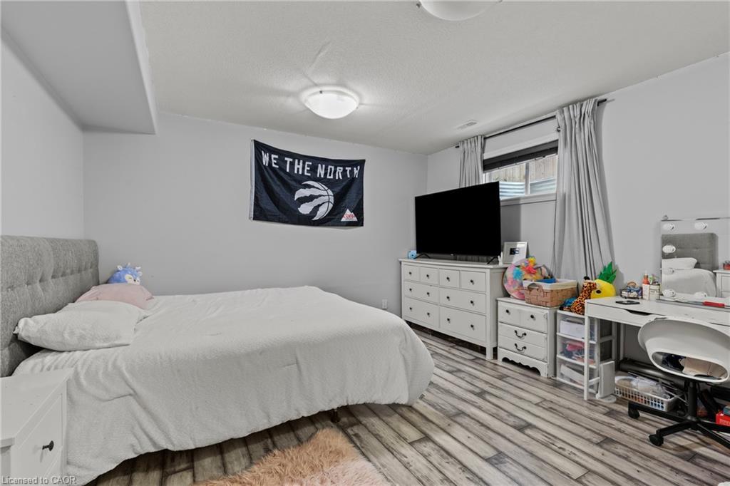 9147 Hendershot Boulevard, Niagara Falls, ON - Indoor Photo Showing Bedroom