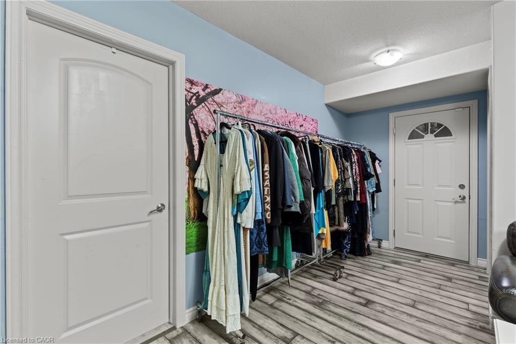 9147 Hendershot Boulevard, Niagara Falls, ON - Indoor Photo Showing Other Room