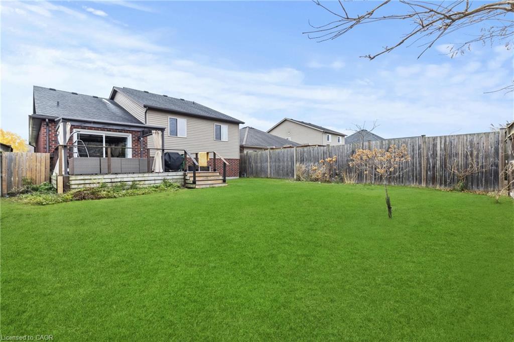 9147 Hendershot Boulevard, Niagara Falls, ON - Outdoor With Deck Patio Veranda