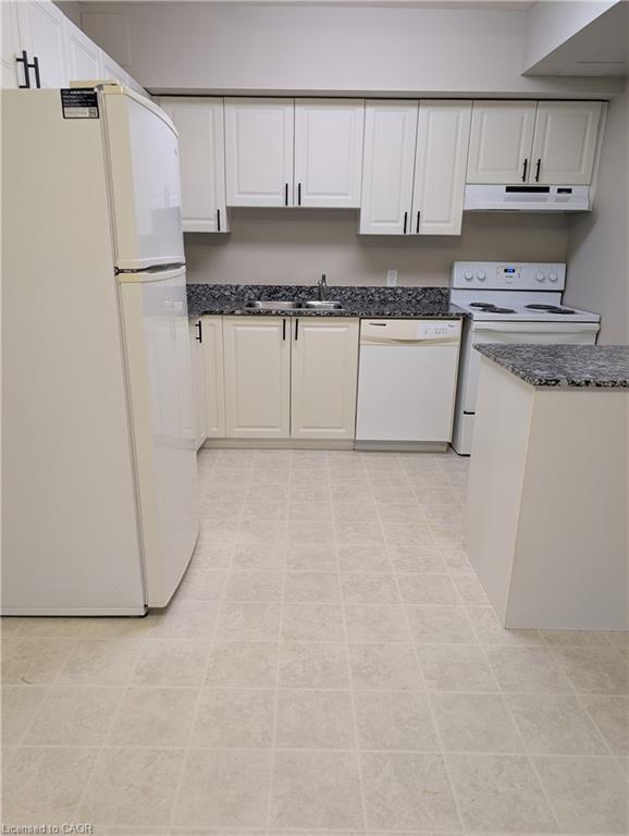 611-239 Auburn Drive, Waterloo, ON - Indoor Photo Showing Kitchen