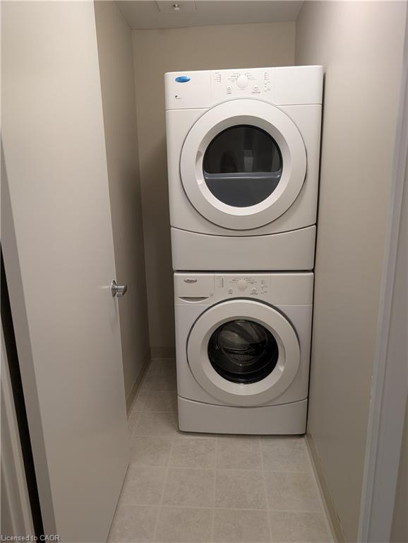 611-239 Auburn Drive, Waterloo, ON - Indoor Photo Showing Laundry Room