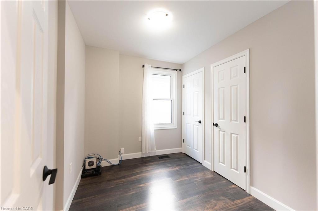 222 Kensington Avenue N, Hamilton, ON - Indoor Photo Showing Other Room