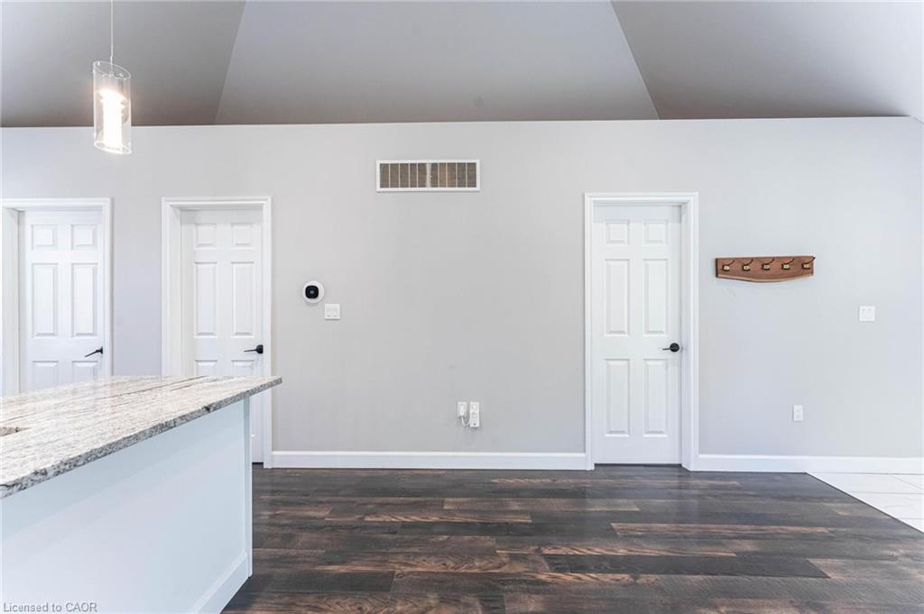 222 Kensington Avenue N, Hamilton, ON - Indoor Photo Showing Other Room