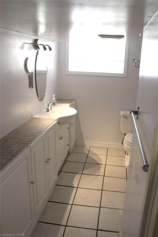 15 Springer Avenue, Hamilton, ON - Indoor Photo Showing Bathroom