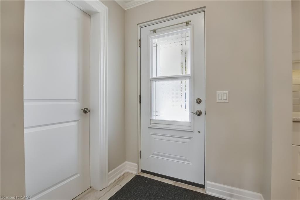 47 Szollosy Circle, Hamilton, ON - Indoor Photo Showing Other Room