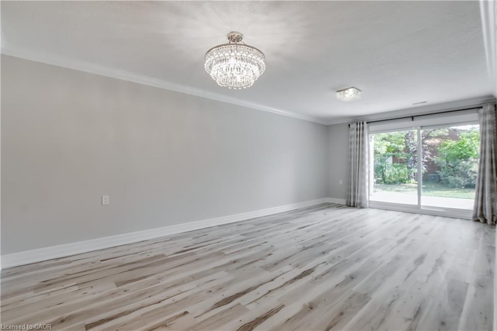 47 Szollosy Circle, Hamilton, ON - Indoor Photo Showing Other Room
