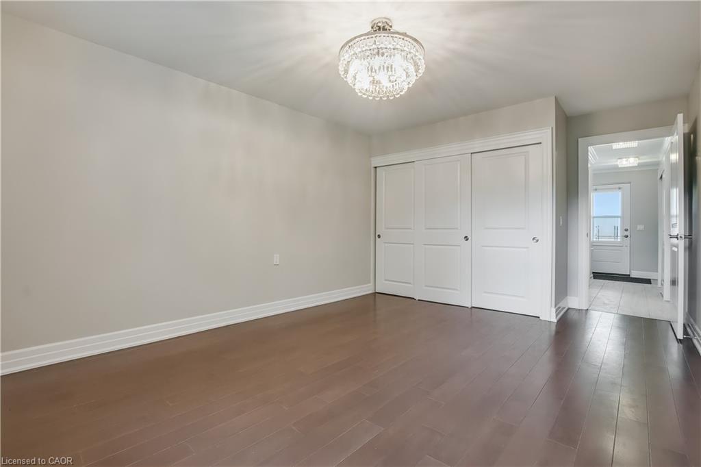 47 Szollosy Circle, Hamilton, ON - Indoor Photo Showing Other Room