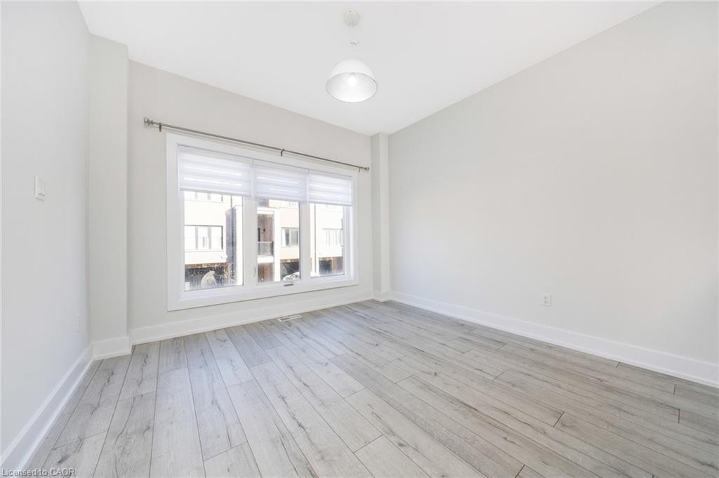 11-33 Jarvis Street, Brantford, ON - Indoor Photo Showing Other Room