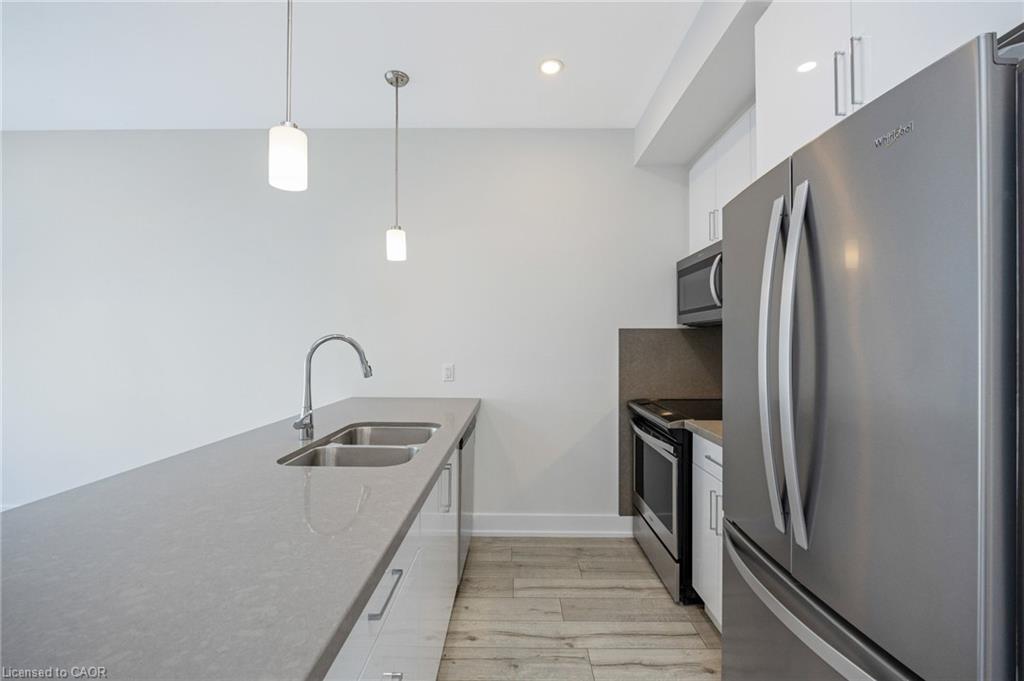 11-33 Jarvis Street, Brantford, ON - Indoor Photo Showing Kitchen With Double Sink