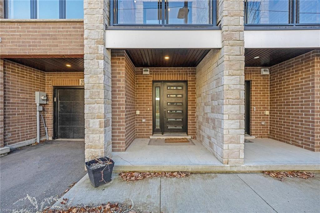 11-33 Jarvis Street, Brantford, ON - Outdoor