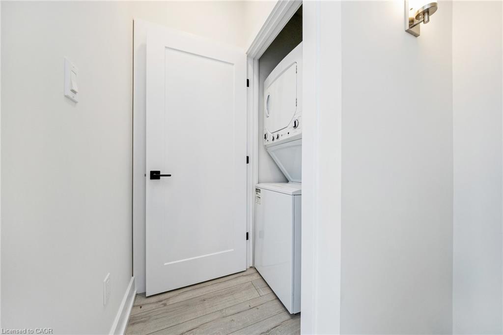 11-33 Jarvis Street, Brantford, ON - Indoor Photo Showing Laundry Room