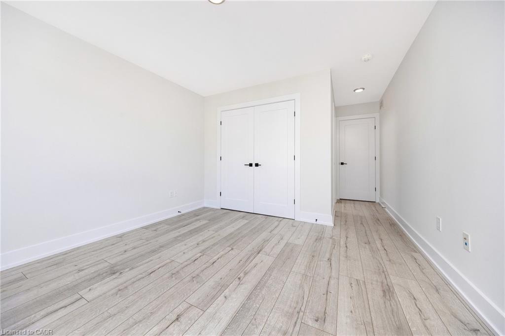 11-33 Jarvis Street, Brantford, ON - Indoor Photo Showing Other Room