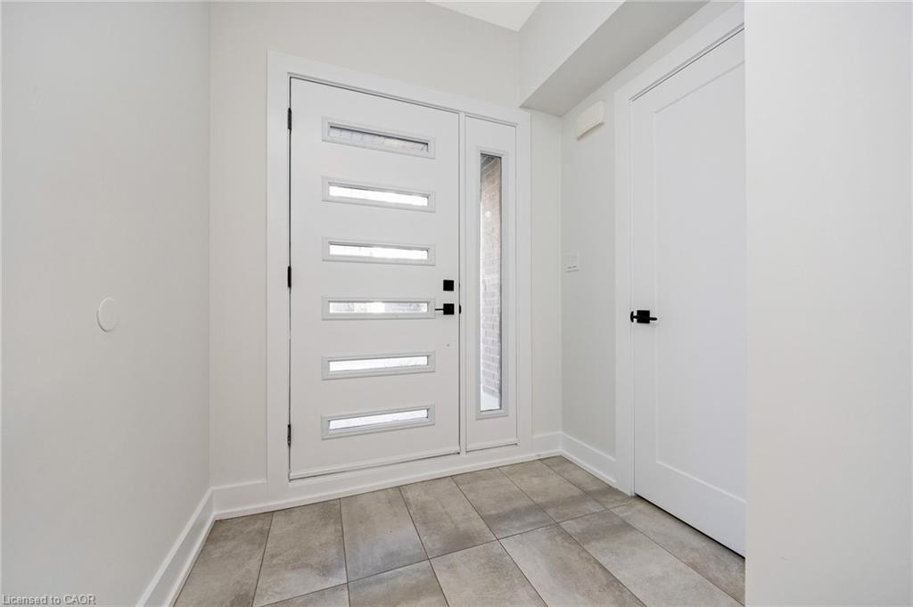 11-33 Jarvis Street, Brantford, ON - Indoor Photo Showing Other Room