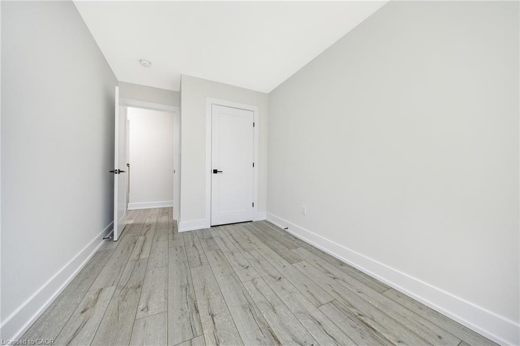 11-33 Jarvis Street, Brantford, ON - Indoor Photo Showing Other Room