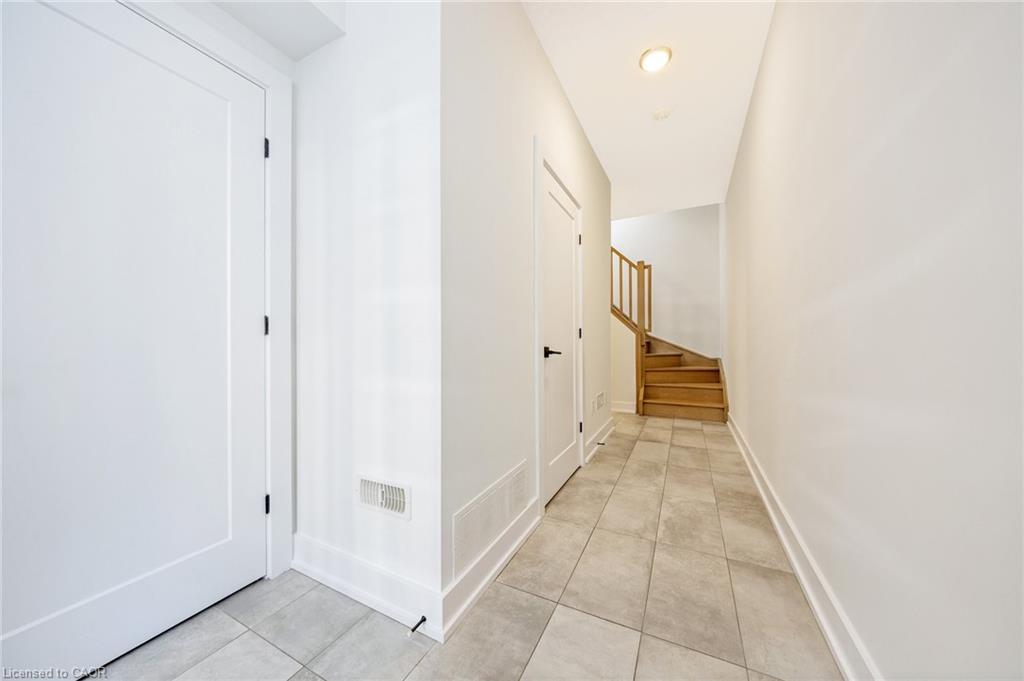 11-33 Jarvis Street, Brantford, ON - Indoor Photo Showing Other Room