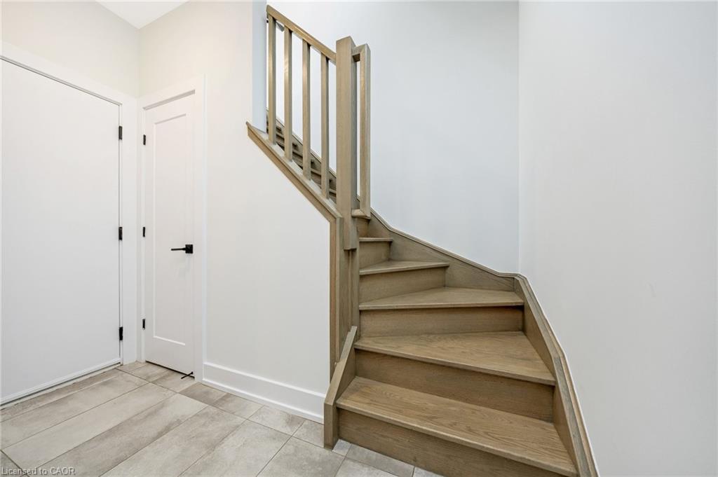 11-33 Jarvis Street, Brantford, ON - Indoor Photo Showing Other Room