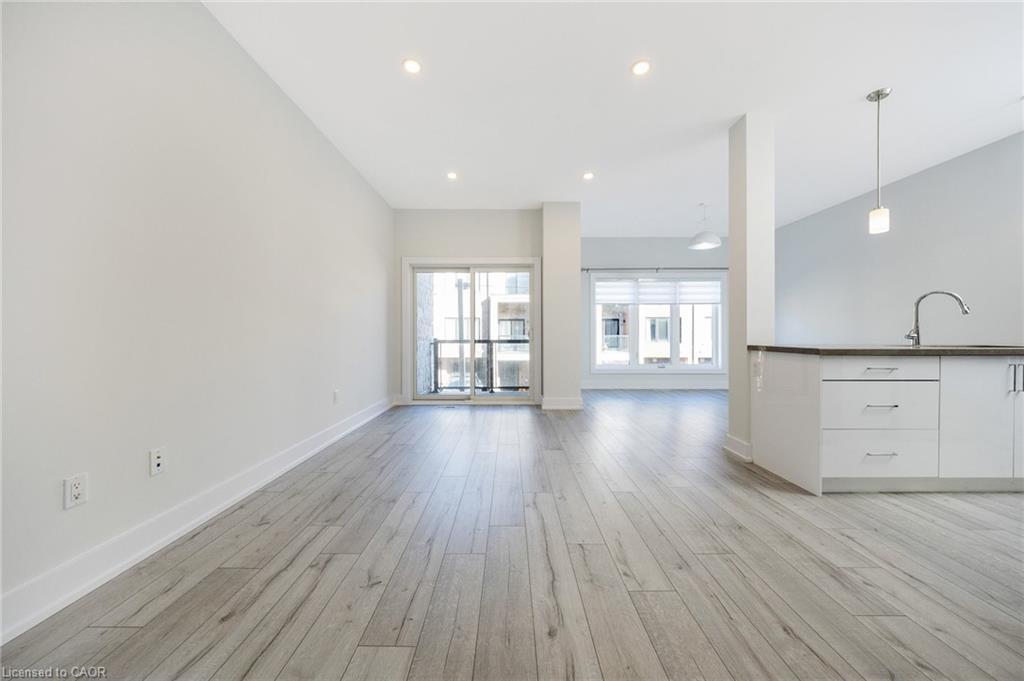 11-33 Jarvis Street, Brantford, ON - Indoor