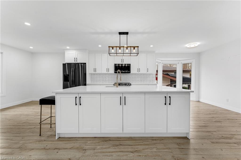 511 Gauthier Drive, Tecumseh, ON - Indoor Photo Showing Kitchen