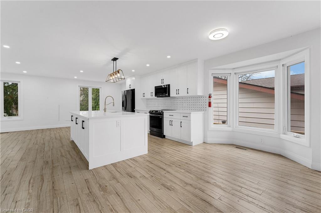 511 Gauthier Drive, Tecumseh, ON - Indoor Photo Showing Kitchen