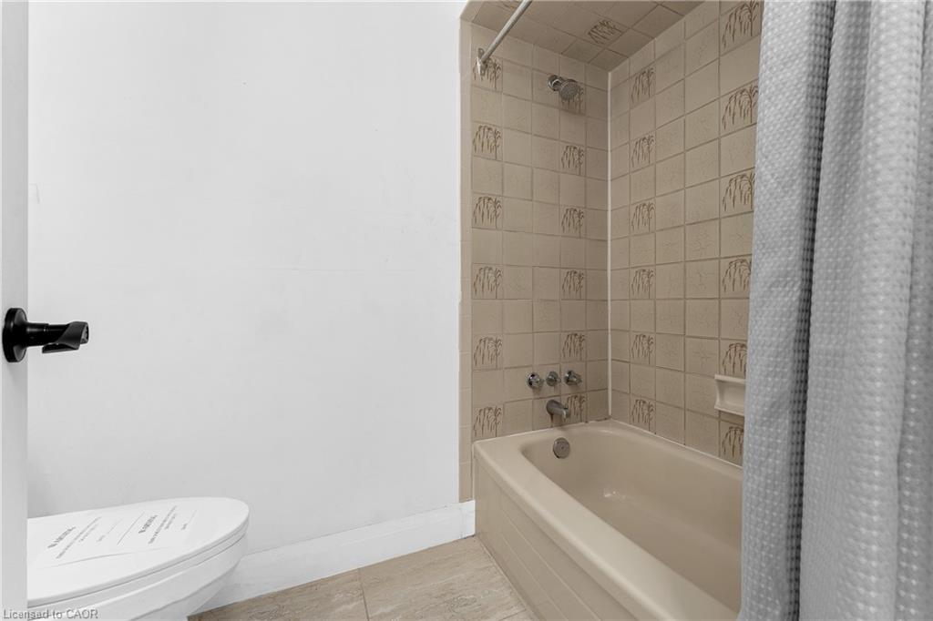 511 Gauthier Drive, Tecumseh, ON - Indoor Photo Showing Bathroom