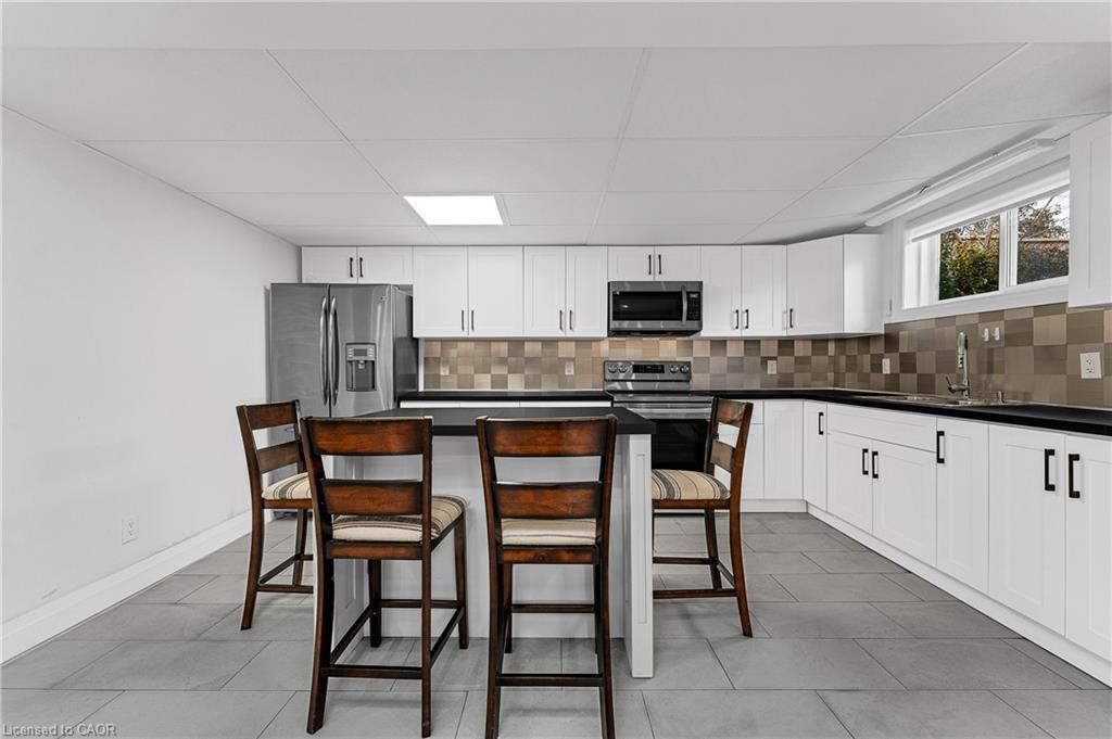 511 Gauthier Drive, Tecumseh, ON - Indoor Photo Showing Kitchen