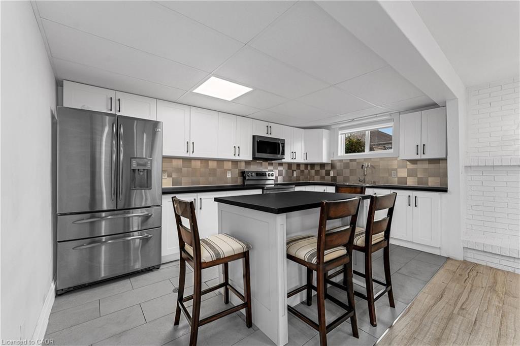 511 Gauthier Drive, Tecumseh, ON - Indoor Photo Showing Kitchen With Stainless Steel Kitchen