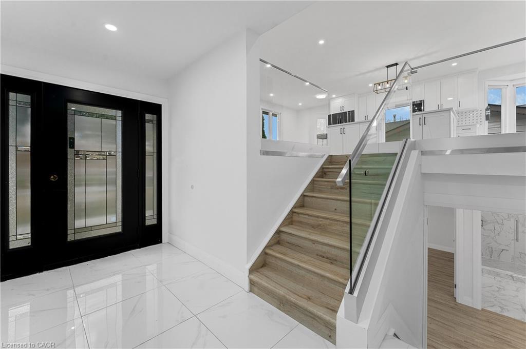 511 Gauthier Drive, Tecumseh, ON - Indoor Photo Showing Other Room