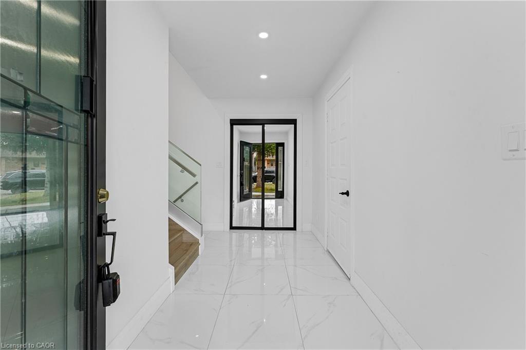 511 Gauthier Drive, Tecumseh, ON - Indoor Photo Showing Other Room