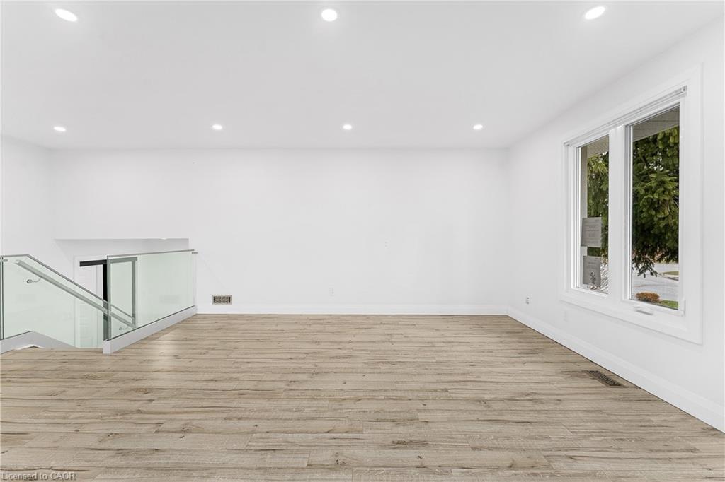 511 Gauthier Drive, Tecumseh, ON - Indoor Photo Showing Other Room