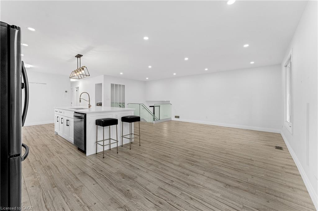 511 Gauthier Drive, Tecumseh, ON - Indoor Photo Showing Other Room