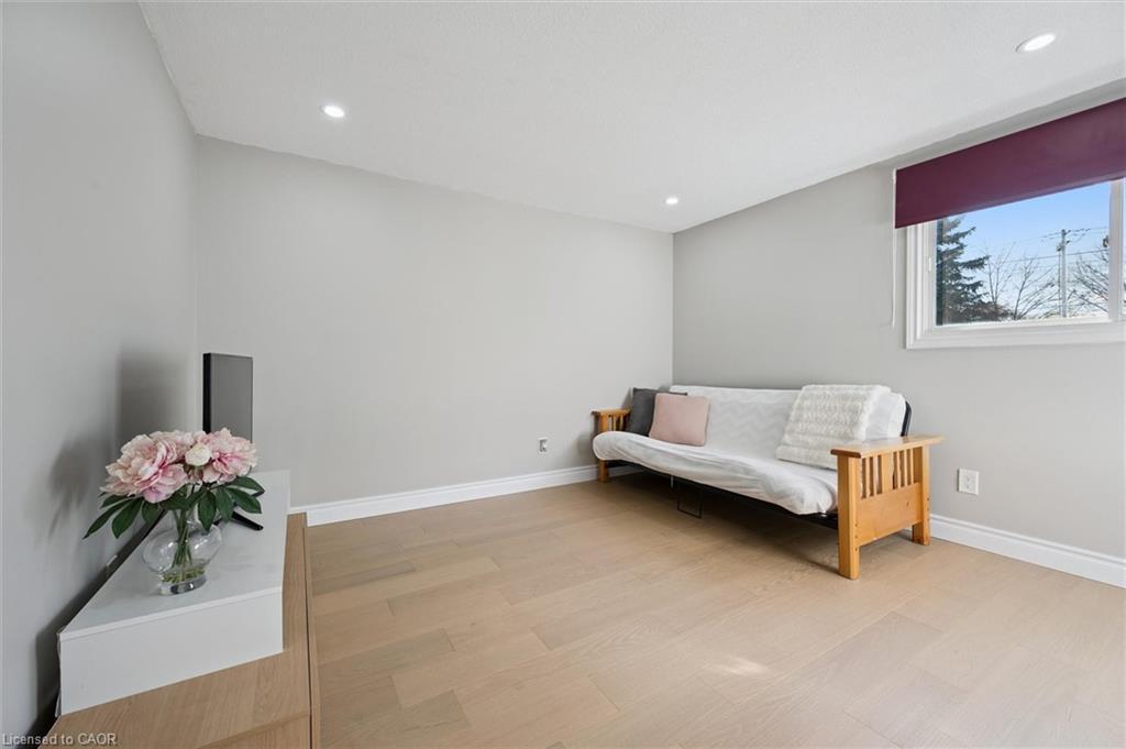 424 Clairbrook Crescent, Waterloo, ON - Indoor