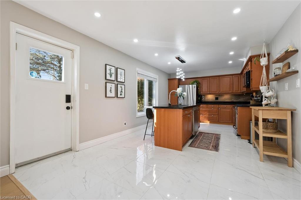 424 Clairbrook Crescent, Waterloo, ON - Indoor