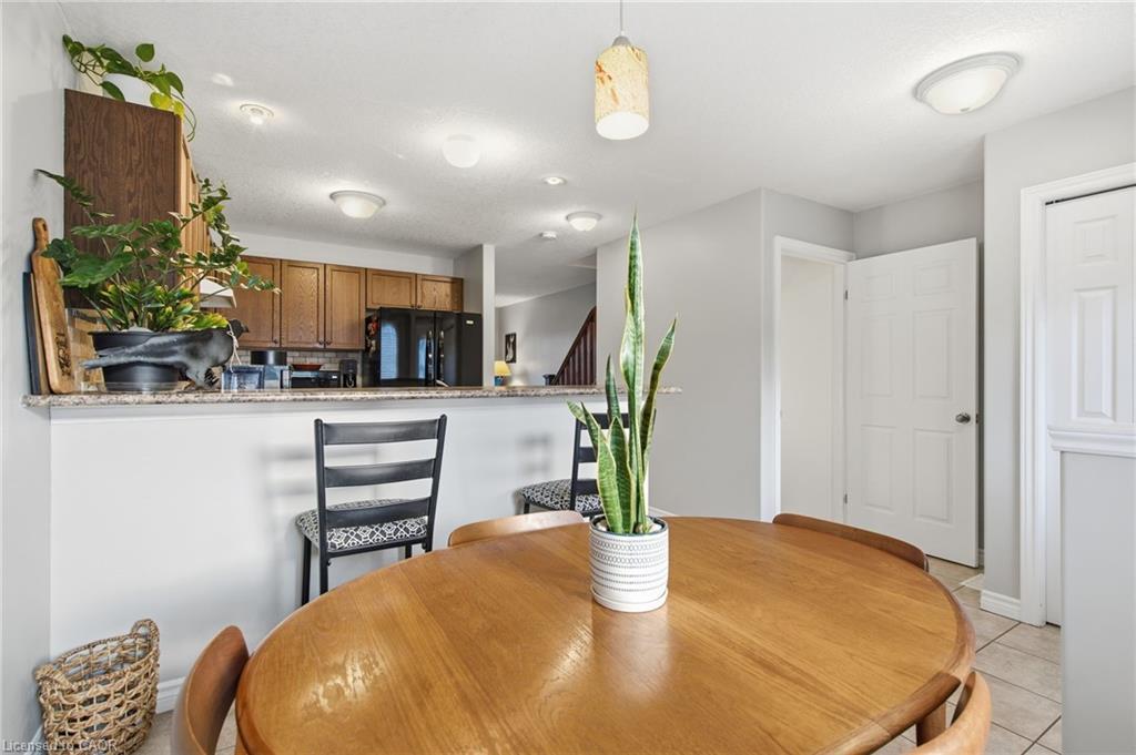 37-10 Foxglove Crescent, Kitchener, ON - Indoor Photo Showing Dining Room