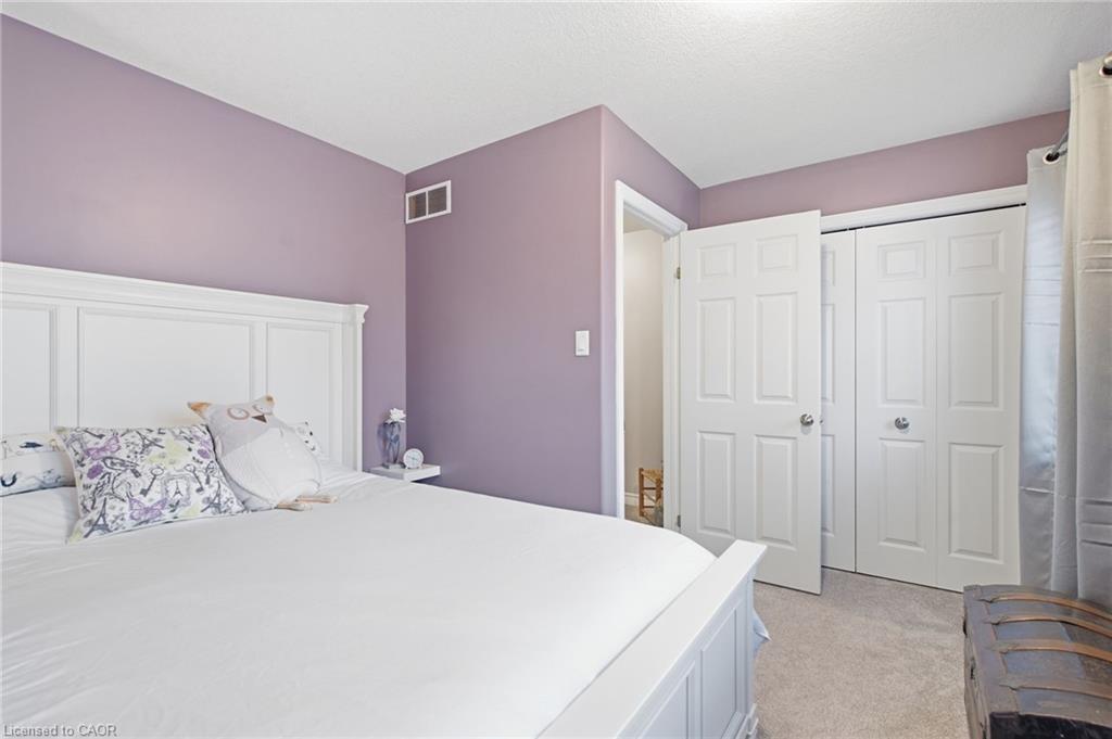 37-10 Foxglove Crescent, Kitchener, ON - Indoor Photo Showing Bedroom