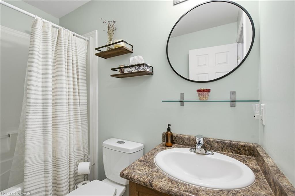 37-10 Foxglove Crescent, Kitchener, ON - Indoor Photo Showing Bathroom
