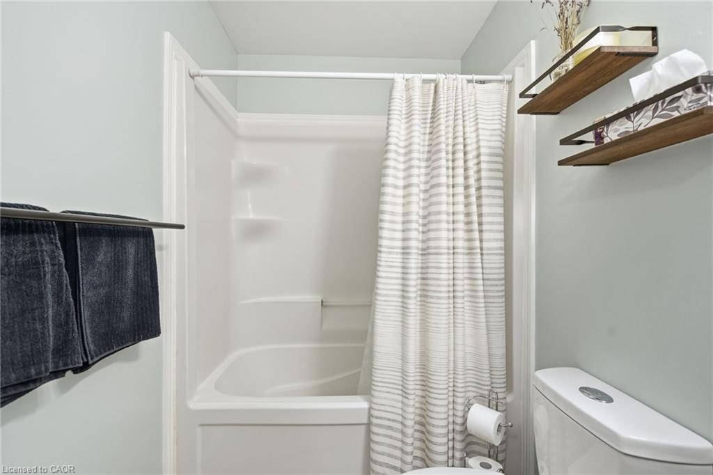 37-10 Foxglove Crescent, Kitchener, ON - Indoor Photo Showing Bathroom