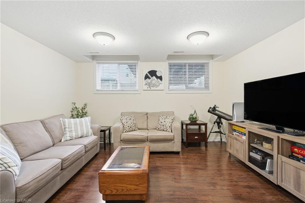 37-10 Foxglove Crescent, Kitchener, ON - Indoor Photo Showing Living Room