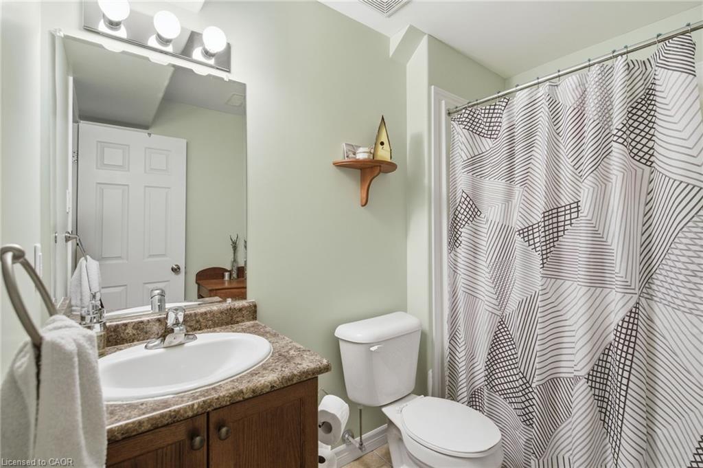 37-10 Foxglove Crescent, Kitchener, ON - Indoor Photo Showing Bathroom