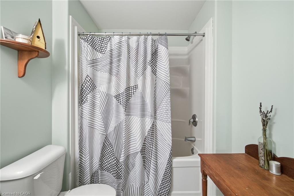 37-10 Foxglove Crescent, Kitchener, ON - Indoor Photo Showing Bathroom