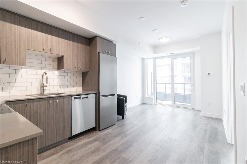 601-15 Wellington Street S, Kitchener, ON - Indoor Photo Showing Kitchen With Stainless Steel Kitchen