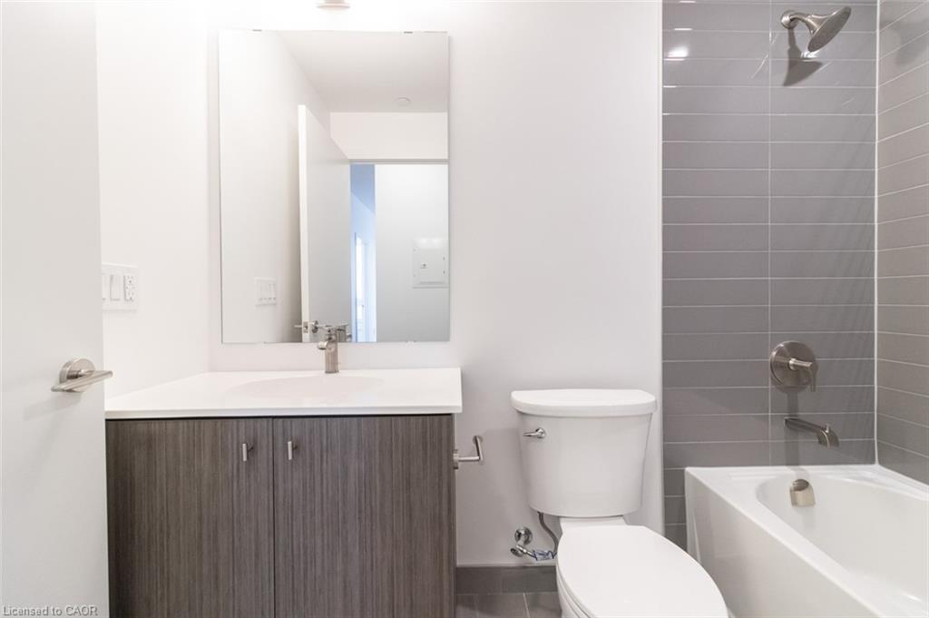 601-15 Wellington Street S, Kitchener, ON - Indoor Photo Showing Bathroom